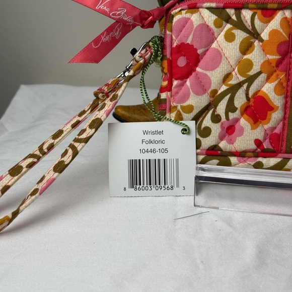 NWT Vera Bradley Folkloric Wristlet Wallet Zipper Quilting Retired - Picture 2 of 7